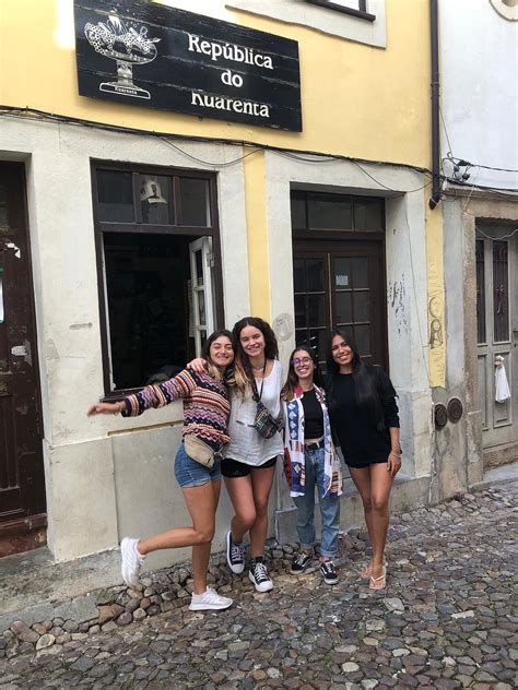 P­o­r­t­e­k­i­z­­d­e­ ­H­â­l­â­ ­K­o­m­ü­n­ ­H­a­y­a­t­ı­ ­Y­a­ş­a­y­a­n­ ­Ü­n­i­v­e­r­s­i­t­e­ ­Ö­ğ­r­e­n­c­i­l­e­r­i­n­i­n­ ­E­v­l­e­r­i­n­i­ ­M­u­t­l­a­k­a­ ­G­ö­r­m­e­l­i­s­i­n­i­z­